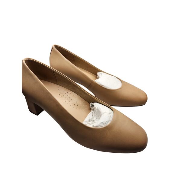 Women's Trotters Pumps in size 8 WIDE - Picture 2 of 7